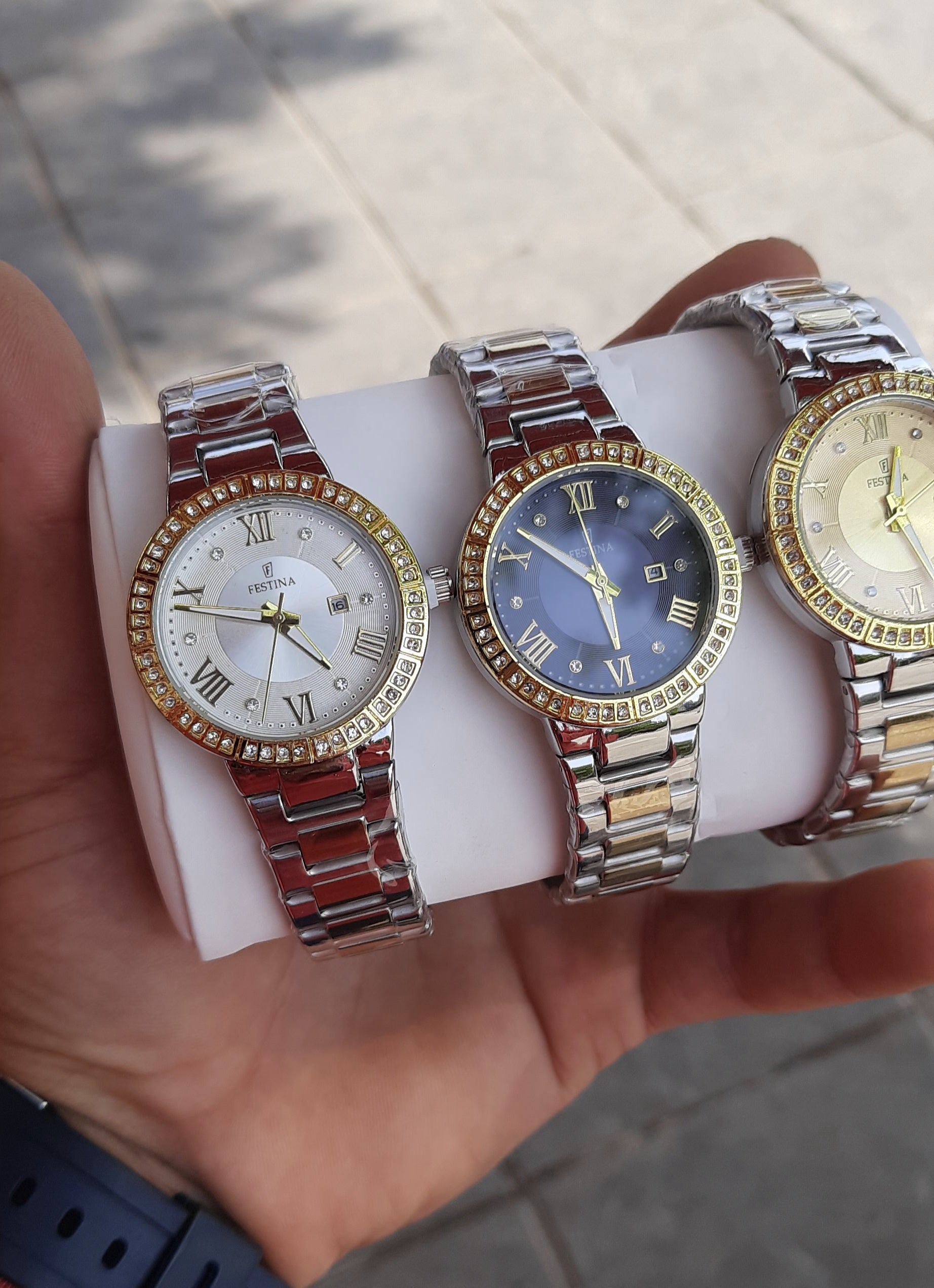 festina acie inoxydable avec la boite